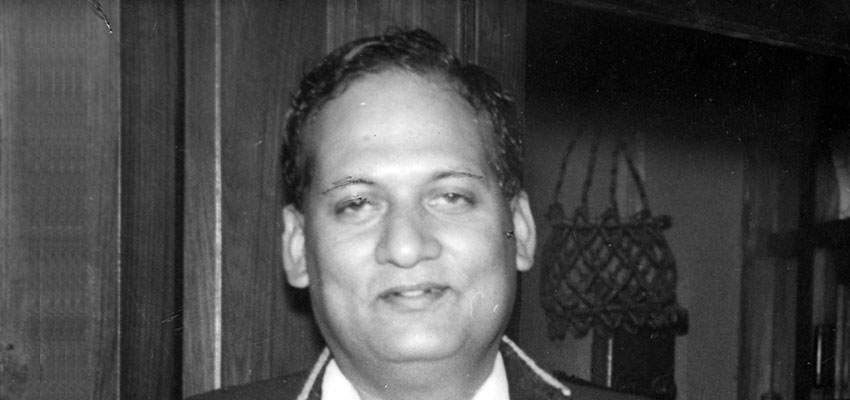 Kamalnayan Bajaj