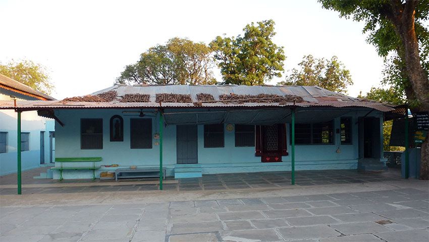 Paunar Ashram